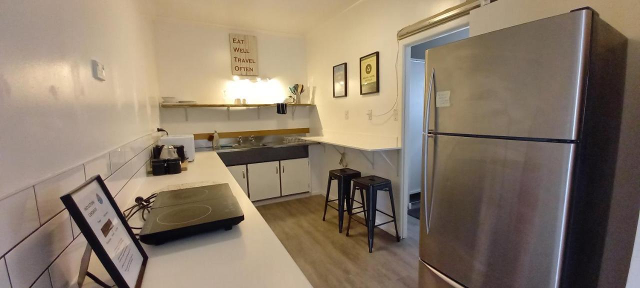 Surf N Stay Whangamata Exterior foto