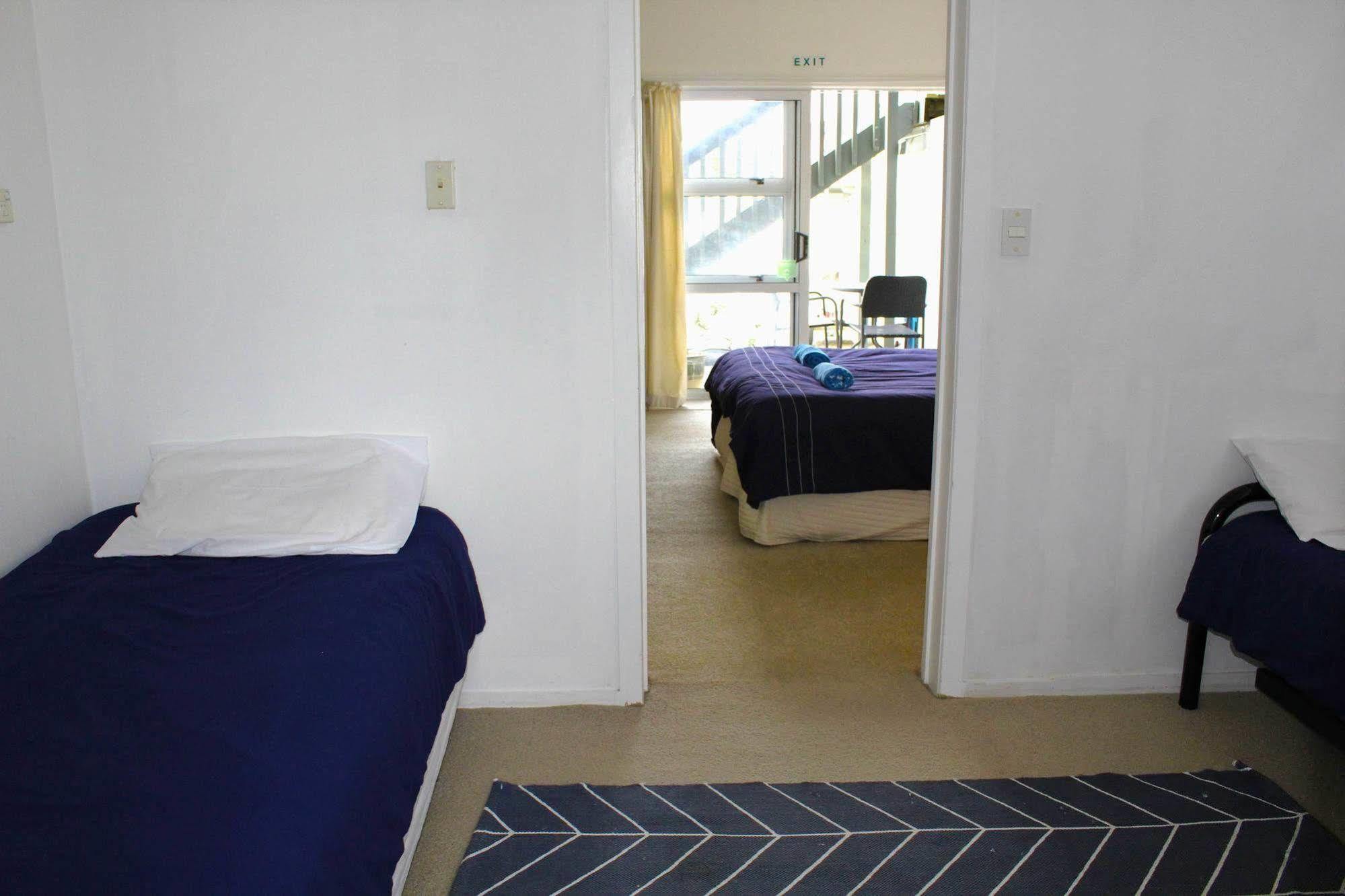 Surf N Stay Whangamata Exterior foto
